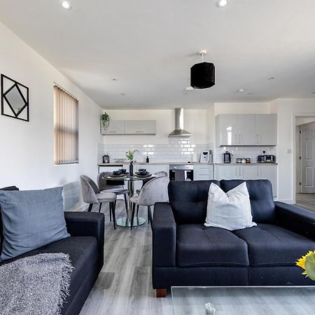 Top Floor Apartment With Private Balcony In Stockport Centre By Hass Haus Exterior foto