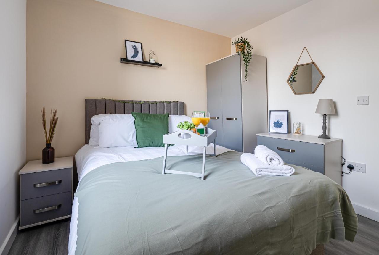 Top Floor Apartment With Private Balcony In Stockport Centre By Hass Haus Exterior foto