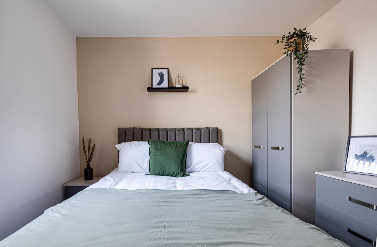 Top Floor Apartment With Private Balcony In Stockport Centre By Hass Haus Exterior foto