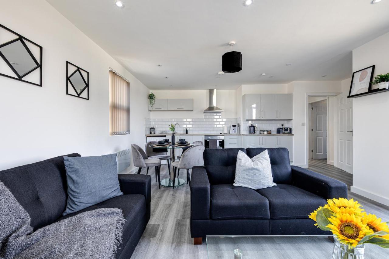 Top Floor Apartment With Private Balcony In Stockport Centre By Hass Haus Exterior foto