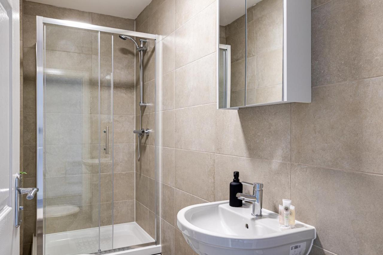 Top Floor Apartment With Private Balcony In Stockport Centre By Hass Haus Exterior foto