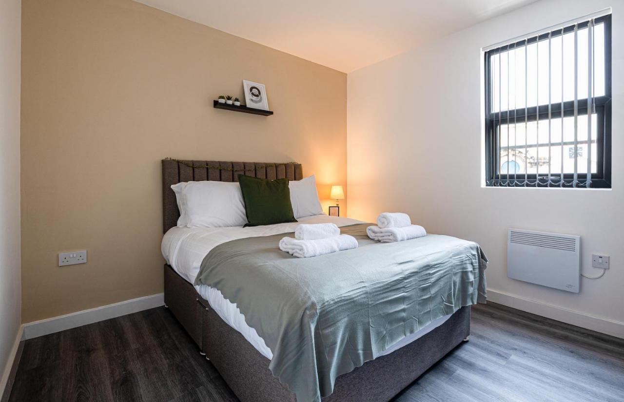 Top Floor Apartment With Private Balcony In Stockport Centre By Hass Haus Exterior foto