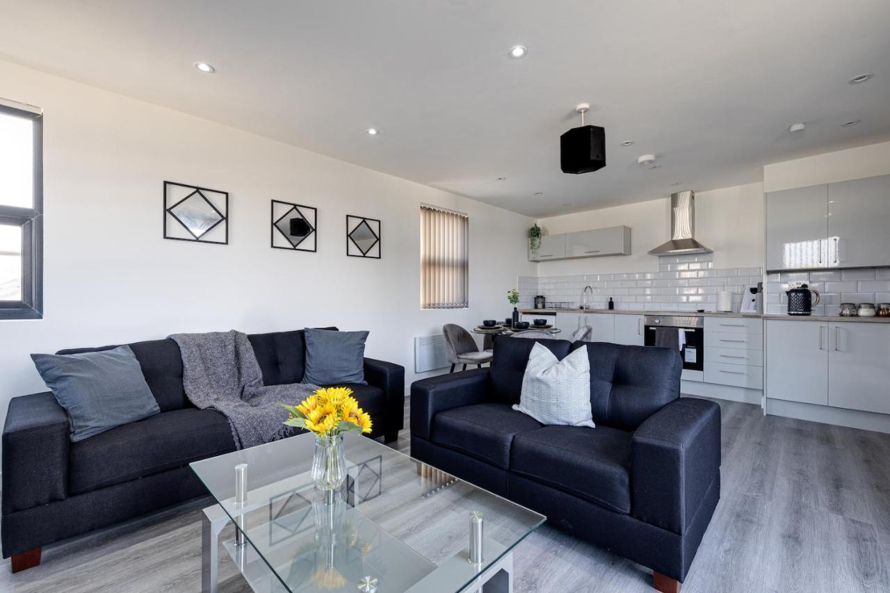 Top Floor Apartment With Private Balcony In Stockport Centre By Hass Haus Exterior foto
